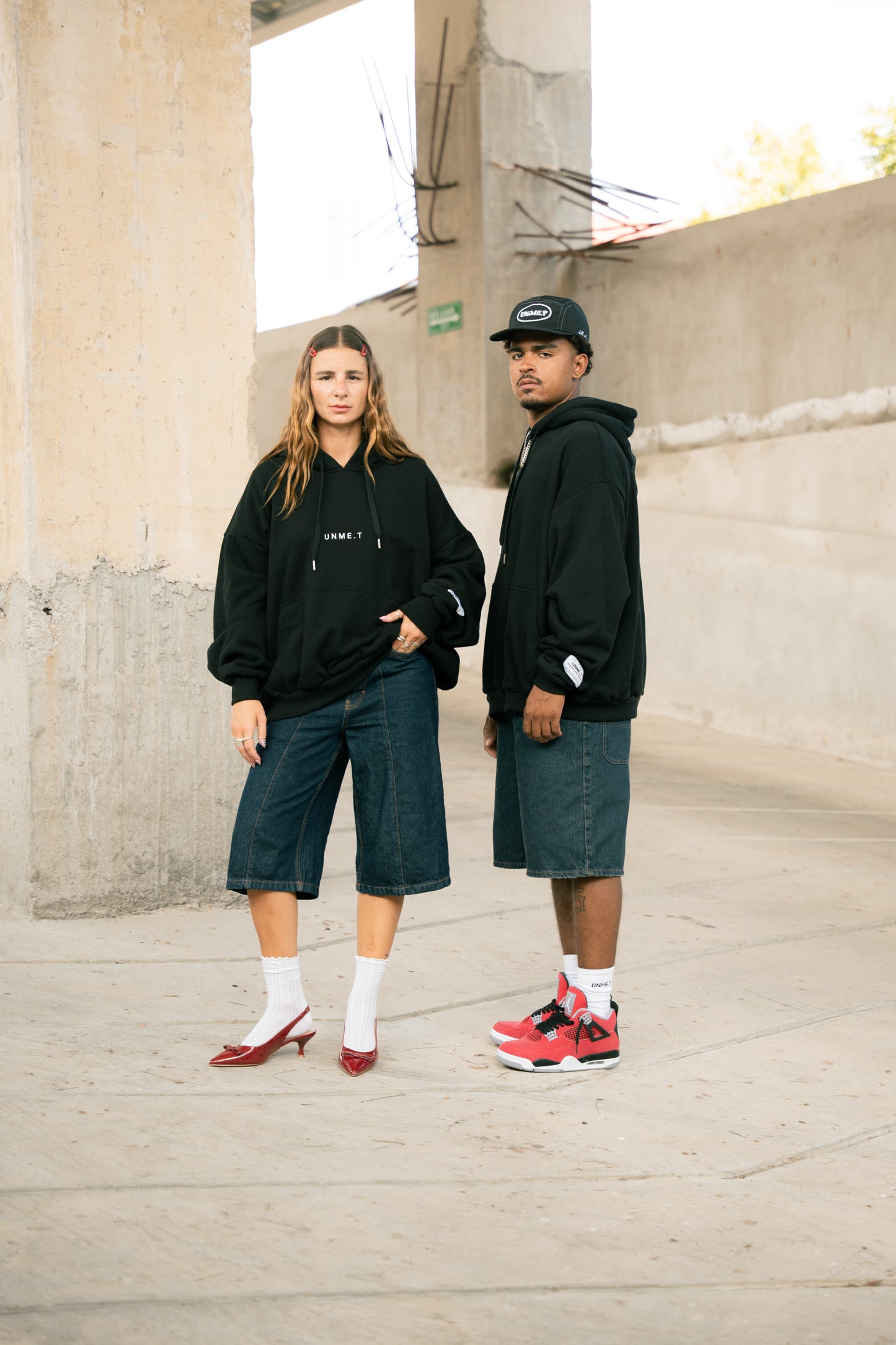 UNME.T Oversized Hoodie Black