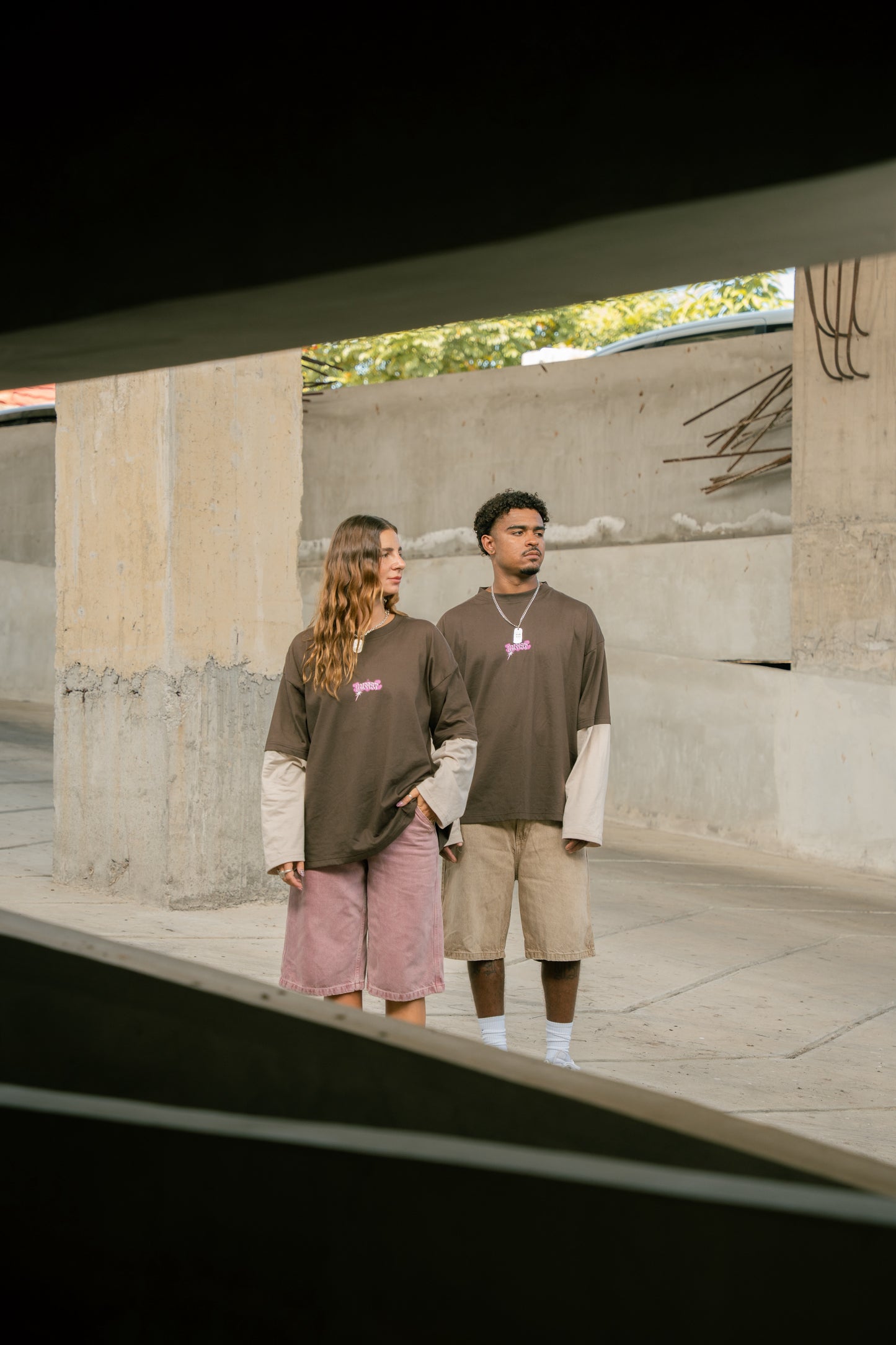 UNME.T Oversized longsleeve Tee Brown & Cream