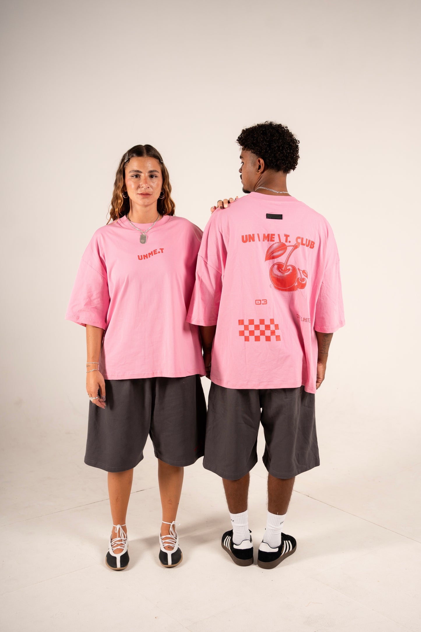 CHERRY Oversized Tee Pink